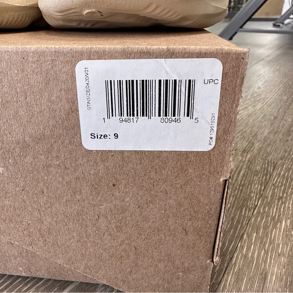 YEEZY FOAM RNR - Picture 4 of 6